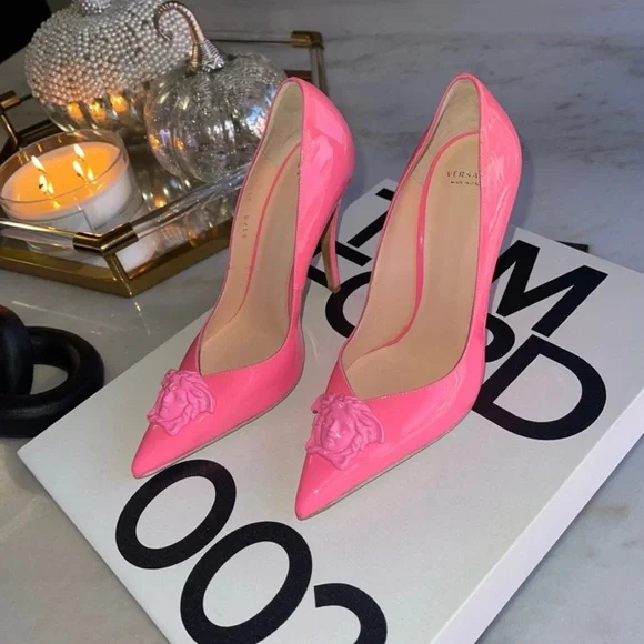 New Versace Pink Palazzo Medusa Patent Leather Pointed Toe Pump in Pink - Picture 6 of 17